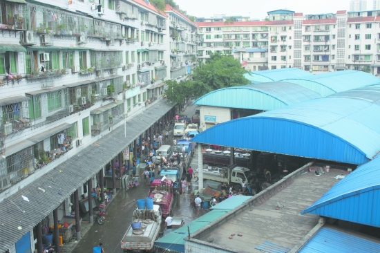 泸州唯一水产品批发点 居民叫苦连连(图2) 泸州唯一水产品批发点 居民叫苦连连(图2)