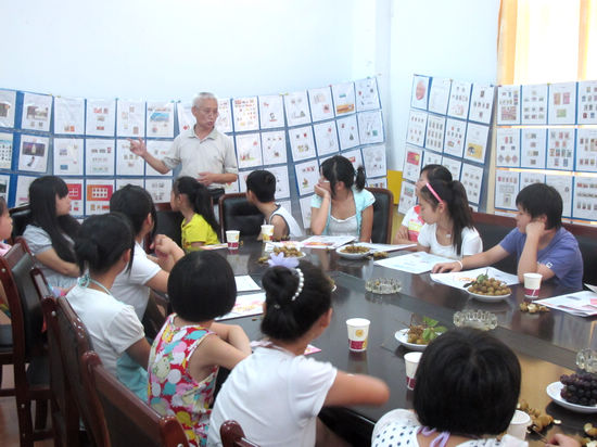 泸州:区、镇联办“邮展会” 丰富青少年暑假生活(图2) 泸州:区、镇联办“邮展会” 丰富青少年暑假生活(图2)