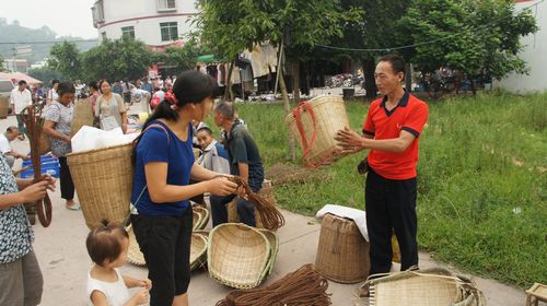 天仙镇:小竹编赚大钱 带动山村蝶变(图1) 天仙镇:小竹编赚大钱 带动山村蝶变(图1)
