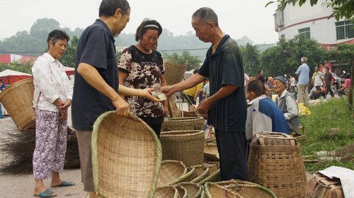 天仙镇:小竹编赚大钱 带动山村蝶变(图2) 天仙镇:小竹编赚大钱 带动山村蝶变(图2)