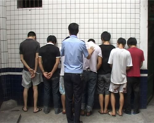 二郎：派出所和禁毒大队联合奋战，成功捣毁一吸贩毒网络