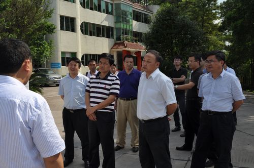 市委副书记、市长刘国强到纳溪凤凰湖旅游项目现场办公