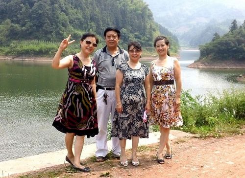 苗家山寨风情浓(图1)