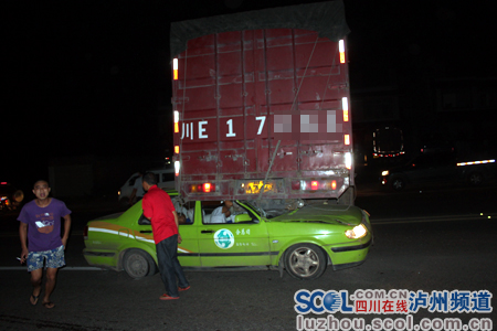 泸州：出租车“激吻”大货车&nbsp;致4人受伤