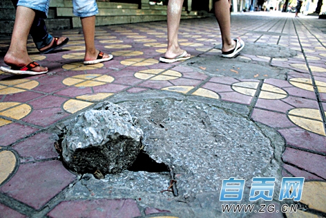 自贡市连续发生窨井伤人事件&nbsp;追问管理失位