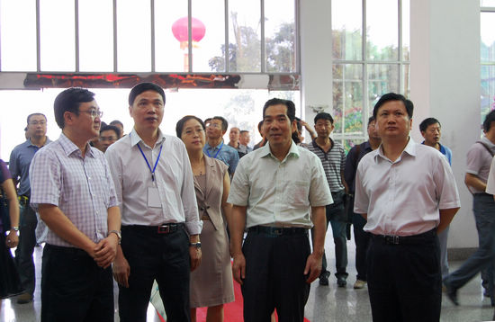 全省殡葬管理工作现场经验交流会在泸召开(图4) 全省殡葬管理工作现场经验交流会在泸召开(图4)