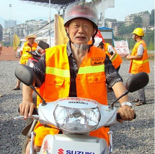 叙永县“全民健身日”掀起运动高潮(图1) 叙永县“全民健身日”掀起运动高潮(图1)