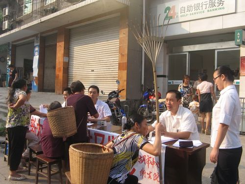 胡市镇卫生院义诊惠乡亲(图2)