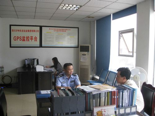 隆纳高交大队多措并举 狠抓客运安全整治专项行动(图1) 隆纳高交大队多措并举 狠抓客运安全整治专项行动(图1)