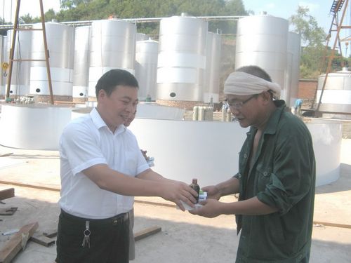 胡市镇高温送“清凉”(图2)