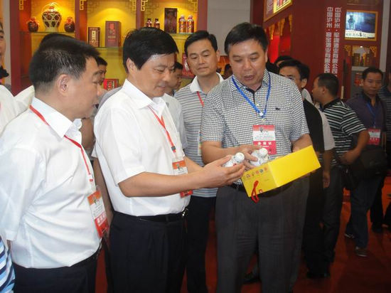 刘国强率团参加中国（贵州）国际酒类博览会(图1)