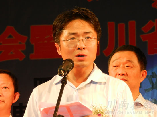 川南乡村歌手同台PK&nbsp;歌声飞扬唱响“农民之声”(图4)
