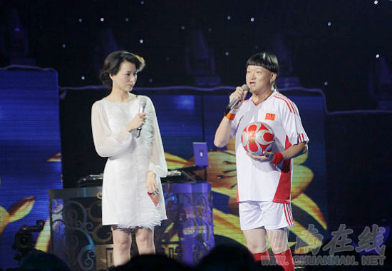 舌转16球 泸州小伙有望登上央视春晚舞台(图2) 舌转16球 泸州小伙有望登上央视春晚舞台(图2)