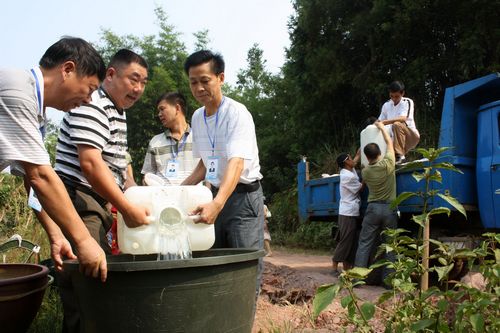 龙车镇：旱情不减，送水不止(图3)