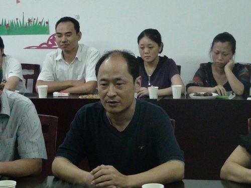 叙永县县长陈景强率队深入叙永二中慰问一线教师(图2)