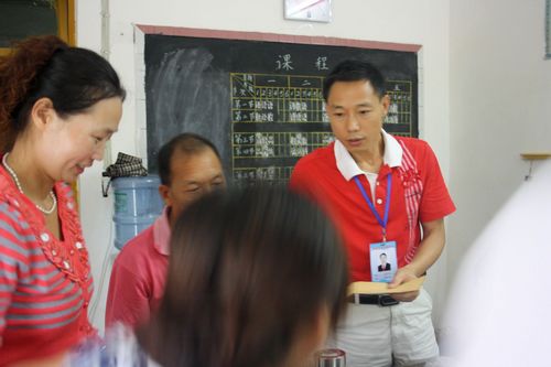 龙车镇：镇党委书记率队慰问边远村小教师