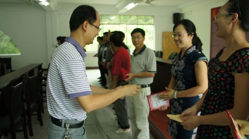 天仙镇召开教师节表彰座谈会