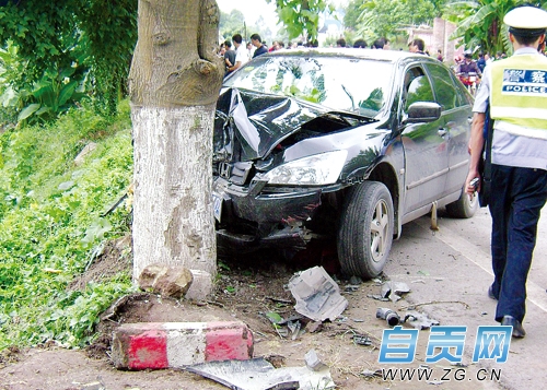 省道305线发生重大车祸&nbsp;“疯狂”本田撞死三人(图3)
