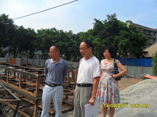 叙永县教育局长深入马岭中学检查开学工作(图1)