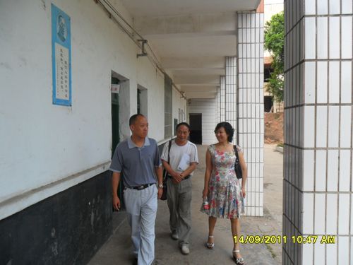 叙永县教育局长深入马岭中学检查开学工作