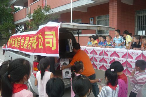 特兴镇：灾情不缓&nbsp;爱心不断
