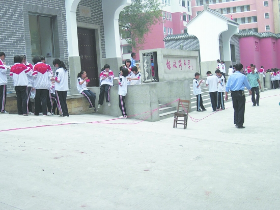 新校园没食堂&nbsp;学生午餐“打游击”
