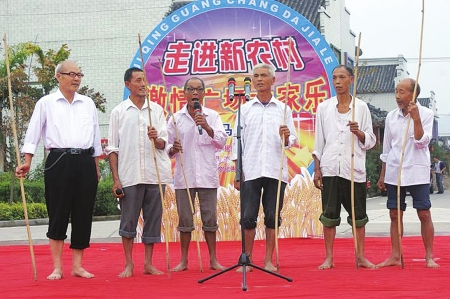 泸县农民演艺网&nbsp;2000农民演自己红遍四地(图2)