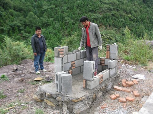 古蔺县马嘶苗族乡掀起环卫设施建设新高潮