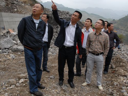 古蔺:何广斌率队督导抗旱救灾和应急工程建设要求(图3) 古蔺:何广斌率队督导抗旱救灾和应急工程建设要求(图3)