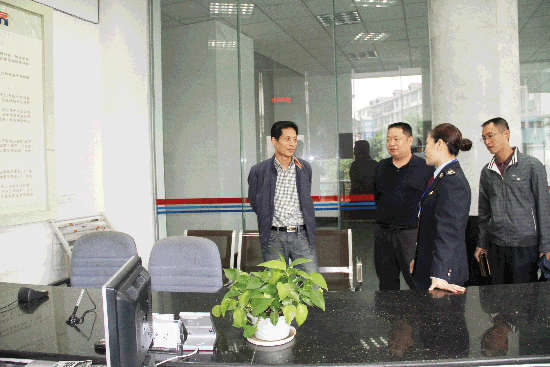 市国税局调研龙马潭税源专业化管理工作(图1)