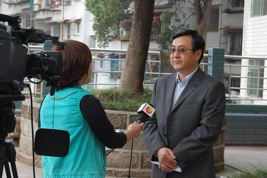泸州：爱心送老人&nbsp;让关爱成为一种习惯(图7)