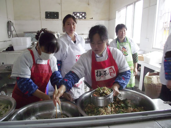 叙永：煤矿员工吃上了免费的班中餐(图2)