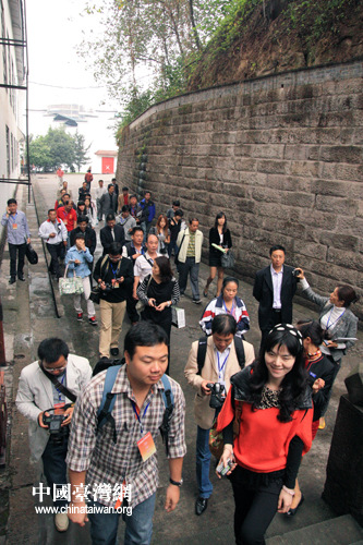 风过泸州带酒香&nbsp;两岸记者醉心“酒城”之旅(图2)