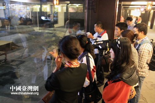 风过泸州带酒香&nbsp;两岸记者醉心“酒城”之旅(图3)