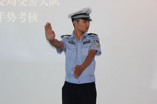 叙永县交警大队&nbsp;“以考促训”深入“双三”工作建设(图3)