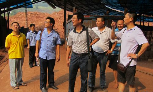 宜宾:守土把“四关” 长假也睁“千里眼”(图1) 宜宾:守土把“四关” 长假也睁“千里眼”(图1)