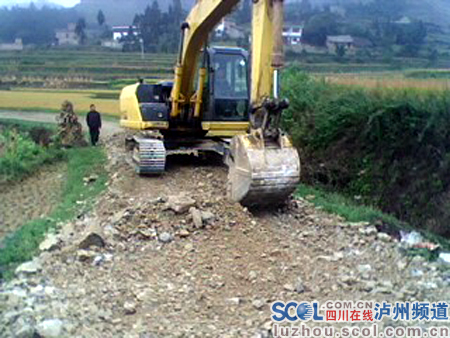 摩尼联盟村境内13公里通村泥碎路建设全面启动(图1)