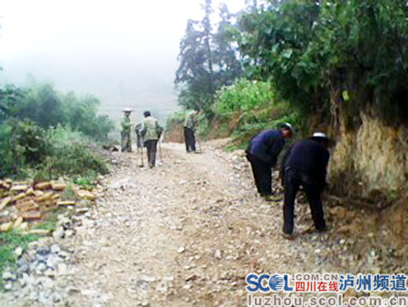 摩尼联盟村境内13公里通村泥碎路建设全面启动(图2)