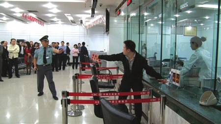 内江：反抢演练&nbsp;每月一次(图1)