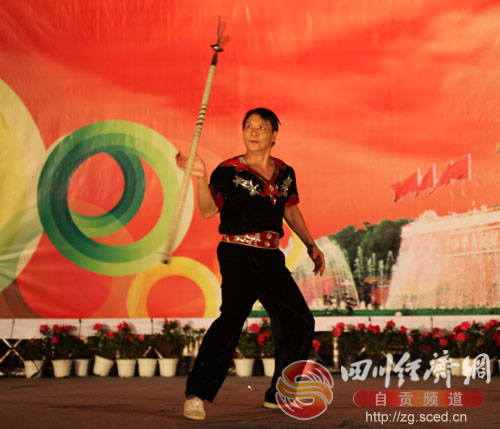 自贡举行国庆暨第十三届文化艺术节杂技专场演出(图7)