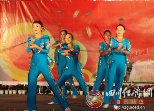 自贡举行国庆暨第十三届文化艺术节杂技专场演出(图11)