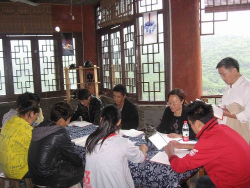 纳溪区：结对过节&nbsp;&nbsp;藏区孩子不孤单(图1)