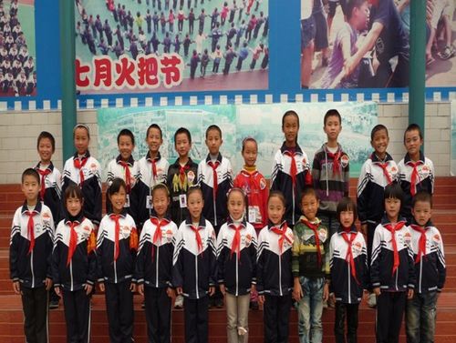 永摩尼新苗实小：举行少先队大队干部竞职演讲活动(图2)