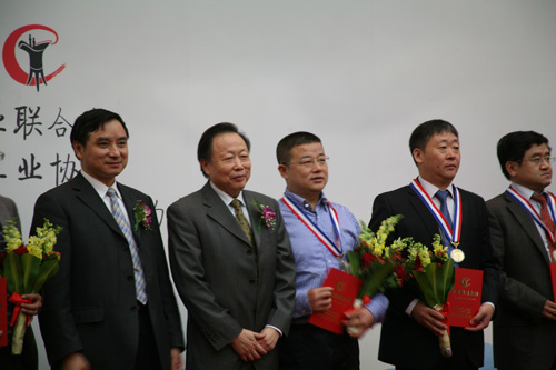 泸州老窖技术精英张宿义获“中国酿酒大师”称号