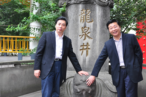 谢和平、吴凯莅临泸州考察酒业发展情况(图1)