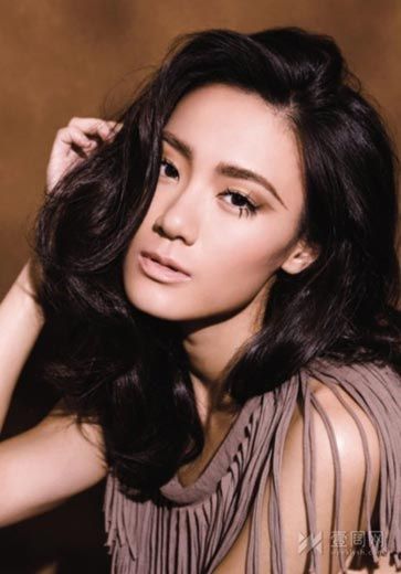 发型+护肤+彩妆：全面定制你的完美秋妆方案