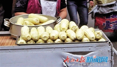 内江:煮玉米加"甜蜜素"?商家:小本生意犯不着