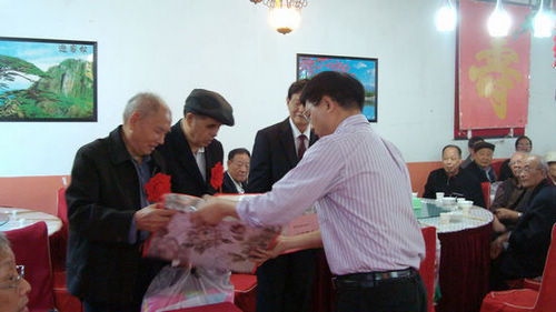 九三学社泸州市委召开重阳节庆祝活动(图4)