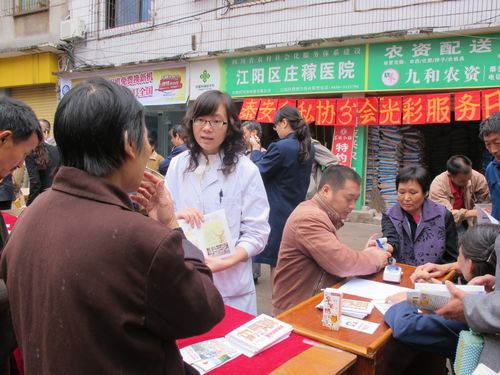 泰安镇工商联：个体私营协会义务服务为民生(图1)