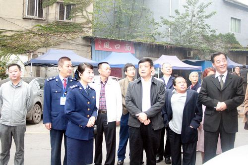 市政协副主席肖荣华莅临洪洋农贸市场检查指导工作